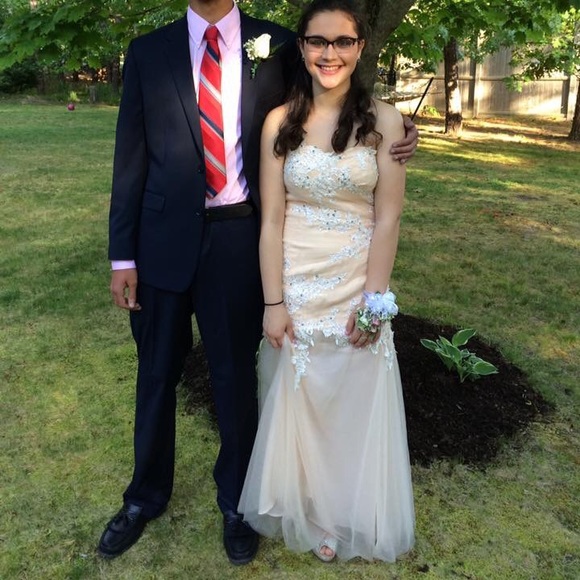 Blush colored prom dress - Picture 2 of 4